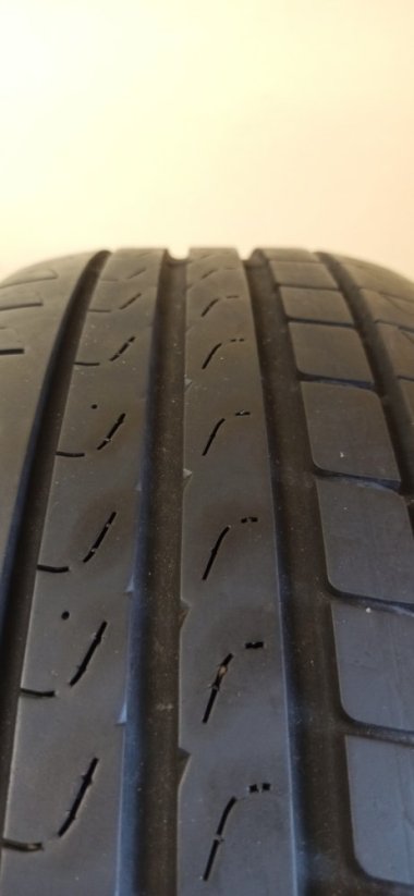 Pirelli 205/55 R16 91W 5 - 5,5 mm (Bazarové)