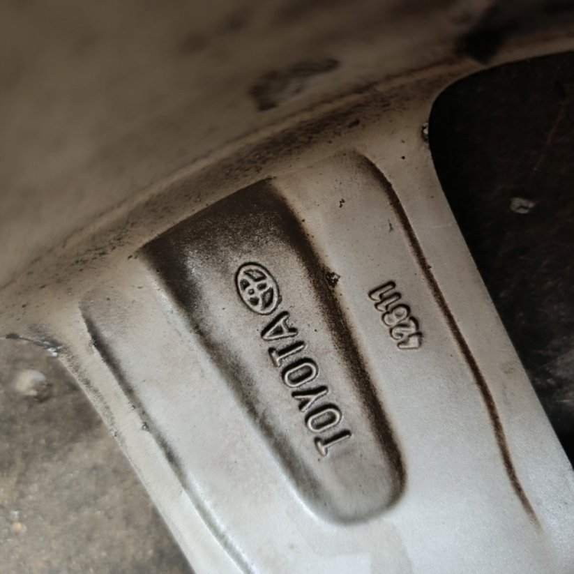 Alu kola originál Toyota 7Jx17, 5x114,3 , ET45