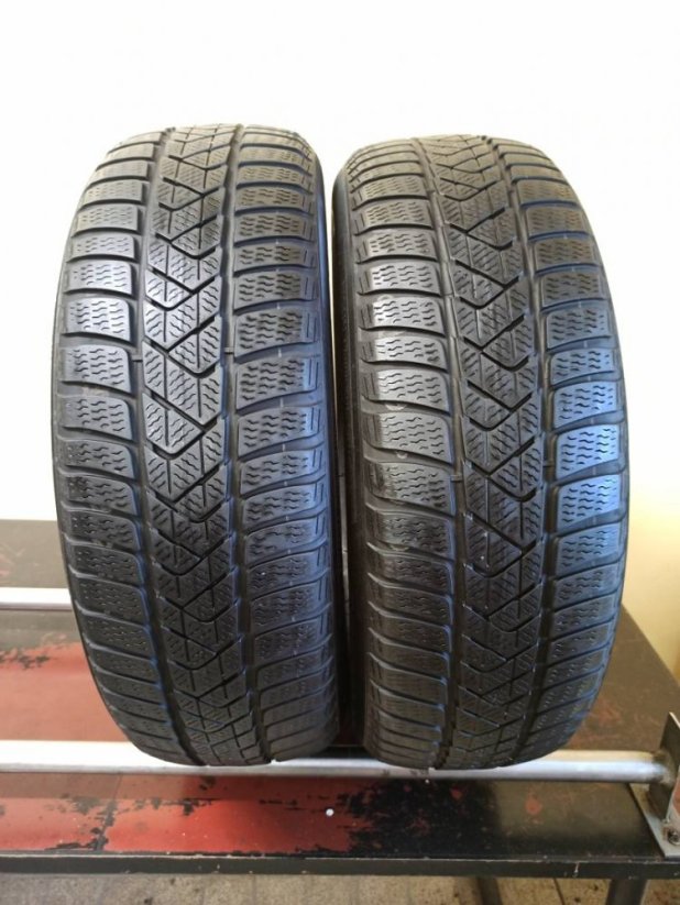 Pirelli 205/60 R17 93H 4,5-5,5mm (Bazarové)