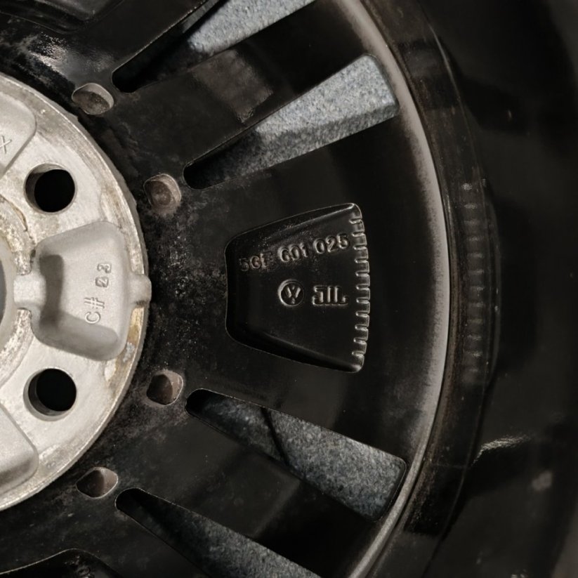 ALU kola Volkswagen Golf / e-Golf 205/55 R16