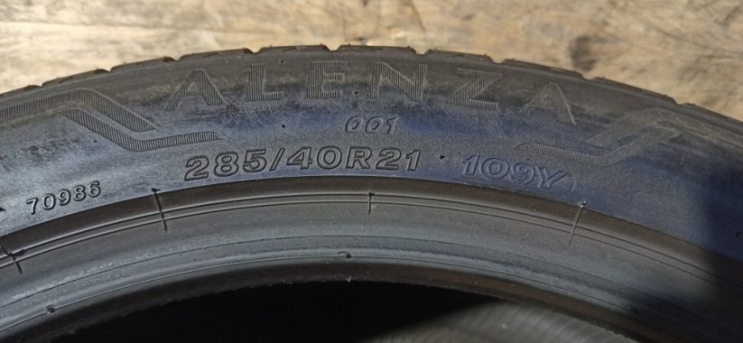 Bridgestone 285/40 R21 109Y 3,5-4,5mm (Bazarové)