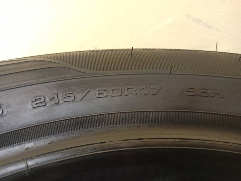 Goodyear 215/60 R17 96H 7mm DEMO PNEU